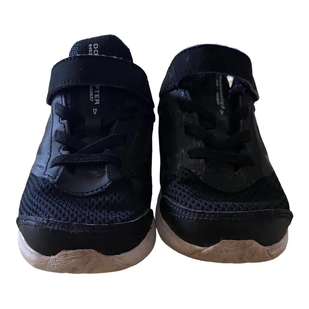 NIKE-UNISEX KIDS BLACK DOWNSHIFTER SHOES-SIZE 9C